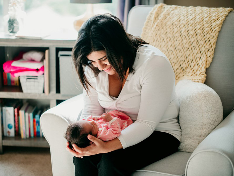 Shannon and Holiday Hilaire at home in April 2019. (Photo by Melissa Lindquist Photography)