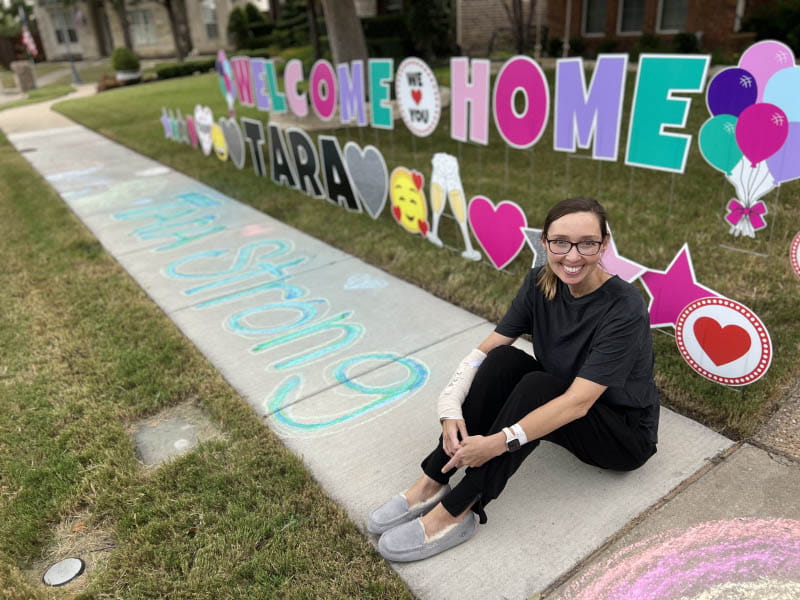 Tara Yell was welcomed home with a drive-by parade and celebratory yard decorations. (Photo courtesy of Tara Yell)