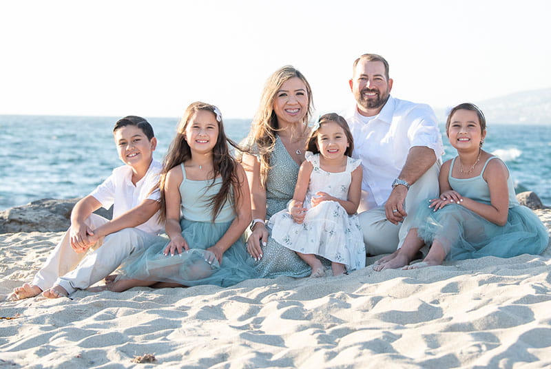 The Story family, from left: Gavin, Mila, Jennifer, Farrah, Jason and Olivia. (Photo by Julie O'Neill Photography)