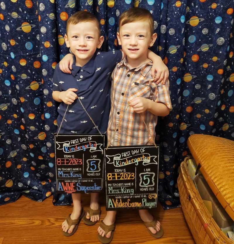 Jason (left) and Jaxon Siqueiros will soon turn 6. (Photo courtesy of the Siqueiros family)